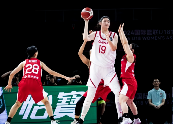 配资盈利网 又荒废好苗子！女篮新星18岁还打不了WCBA？下赛季去向仍是谜团